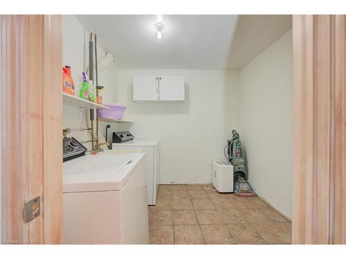 315 Karen Place, Waterloo, ON - Indoor Photo Showing Laundry Room