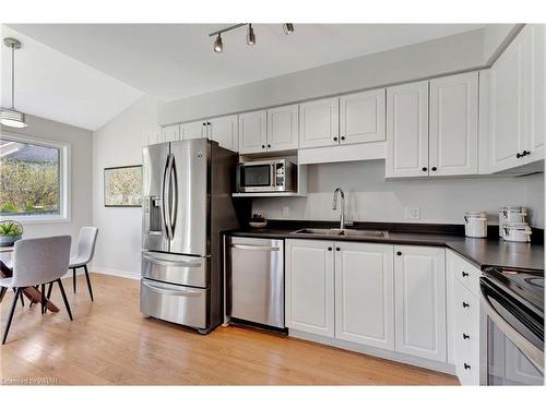205 Deacon Wood Place, Waterloo, ON - Indoor Photo Showing Kitchen With Double Sink