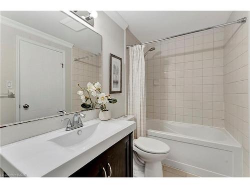 205 Deacon Wood Place, Waterloo, ON - Indoor Photo Showing Bathroom