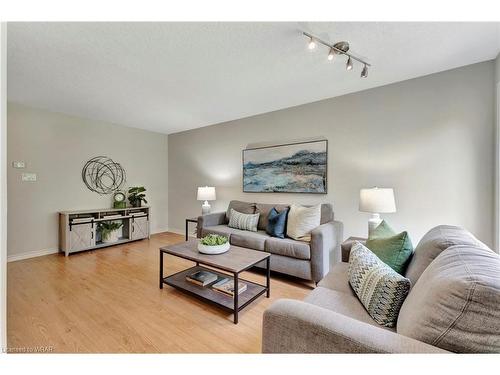205 Deacon Wood Place, Waterloo, ON - Indoor Photo Showing Living Room