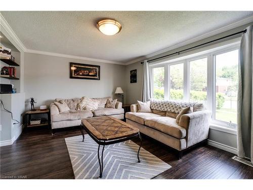 A-705 Highpoint Avenue, Waterloo, ON - Indoor Photo Showing Living Room