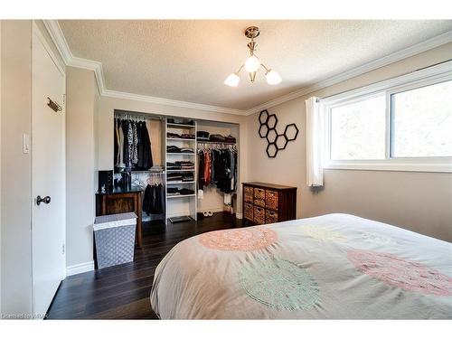 A-705 Highpoint Avenue, Waterloo, ON - Indoor Photo Showing Bedroom