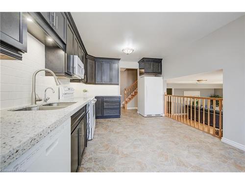 18 Windermere Court, Kitchener, ON - Indoor Photo Showing Kitchen With Double Sink