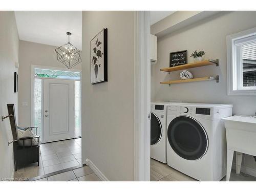 192 Applewood Street, Plattsville, ON - Indoor Photo Showing Laundry Room
