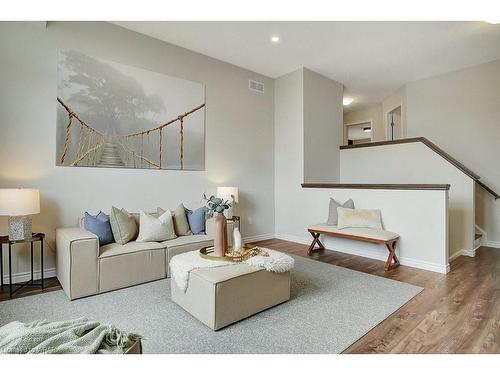 192 Applewood Street, Plattsville, ON - Indoor Photo Showing Living Room