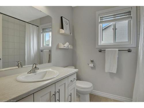 192 Applewood Street, Plattsville, ON - Indoor Photo Showing Bathroom