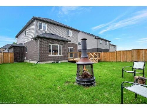 192 Applewood Street, Plattsville, ON - Outdoor With Backyard With Exterior