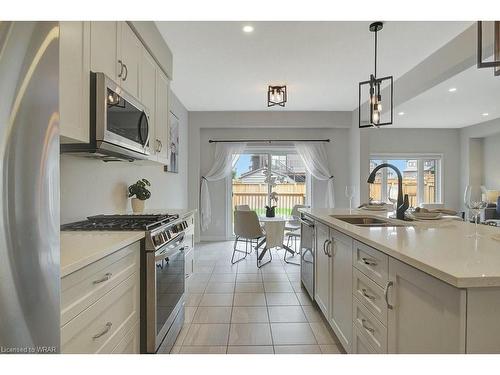 192 Applewood Street, Plattsville, ON - Indoor Photo Showing Kitchen With Double Sink With Upgraded Kitchen