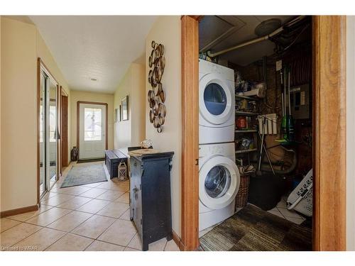 15 Woolwich Street, Kitchener, ON - Indoor Photo Showing Laundry Room