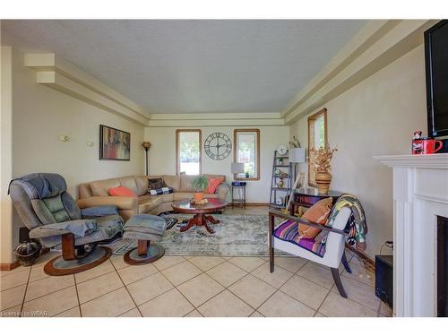 15 Woolwich Street, Kitchener, ON - Indoor Photo Showing Living Room