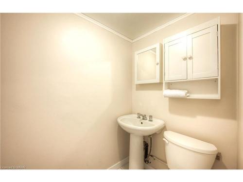 22 Linndale Road, Cambridge, ON - Indoor Photo Showing Bathroom