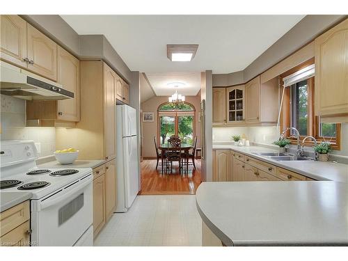 523 Forest Hill Drive, Kitchener, ON - Indoor Photo Showing Kitchen With Double Sink