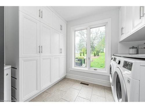 43 Charles Street, Cambridge, ON - Indoor Photo Showing Laundry Room