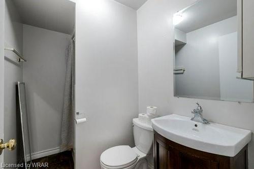 27 Marshall Street, Waterloo, ON - Indoor Photo Showing Bathroom