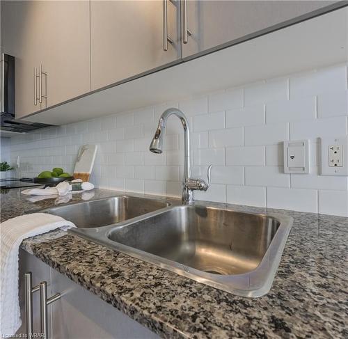 1404-85 Duke Street W, Kitchener, ON - Indoor Photo Showing Kitchen With Double Sink