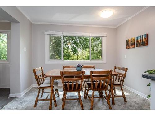 32-30 Green Valley Drive, Kitchener, ON - Indoor Photo Showing Dining Room