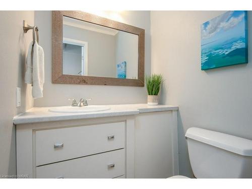 32-30 Green Valley Drive, Kitchener, ON - Indoor Photo Showing Bathroom