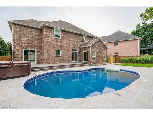 40 Brewster Place, Cambridge, ON - Outdoor With In Ground Pool With Backyard With Exterior