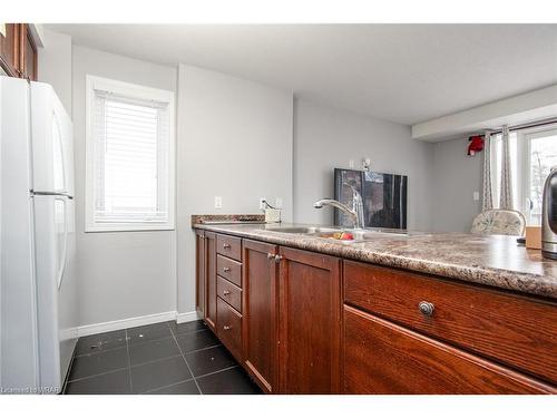 E-234 Rachel Crescent, Kitchener, ON - Indoor Photo Showing Kitchen