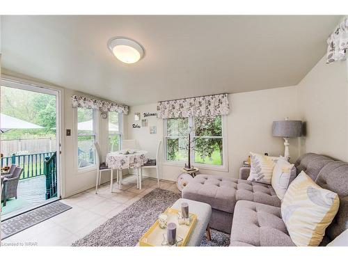 127 Macgregor Crescent, Waterloo, ON - Indoor Photo Showing Living Room