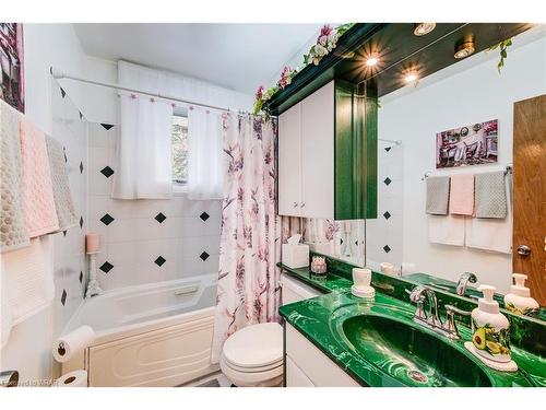 127 Macgregor Crescent, Waterloo, ON - Indoor Photo Showing Bathroom