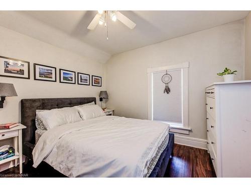 934 Eagle Street N, Cambridge, ON - Indoor Photo Showing Bedroom