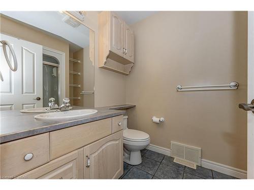 290 Woodridge Drive, Mannheim, ON - Indoor Photo Showing Bedroom