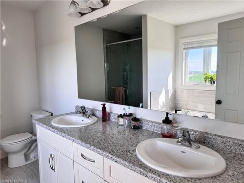 512 Gristmill Street, Waterloo, ON - Indoor Photo Showing Bathroom