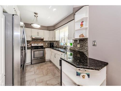 122 Forfar Avenue, Kitchener, ON - Indoor Photo Showing Kitchen With Upgraded Kitchen