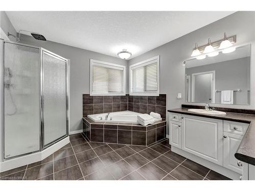 93 Fitzgerald Drive, Cambridge, ON - Indoor Photo Showing Bathroom