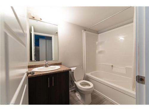 11A-190 Century Hill Drive, Kitchener, ON - Indoor Photo Showing Bathroom