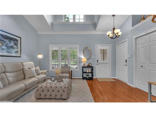 37-1499 Byron Baseline Road, London, ON - Indoor Photo Showing Living Room