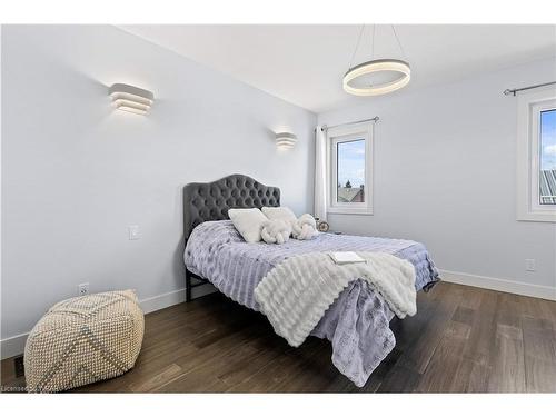 24 Sylvia Street, Kitchener, ON - Indoor Photo Showing Bedroom
