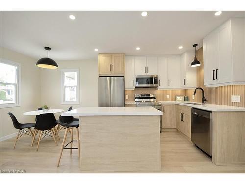 83 Elmwood Avenue, Cambridge, ON - Indoor Photo Showing Kitchen With Upgraded Kitchen