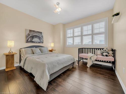 266 Pineglen Crescent, Kitchener, ON - Indoor Photo Showing Bedroom