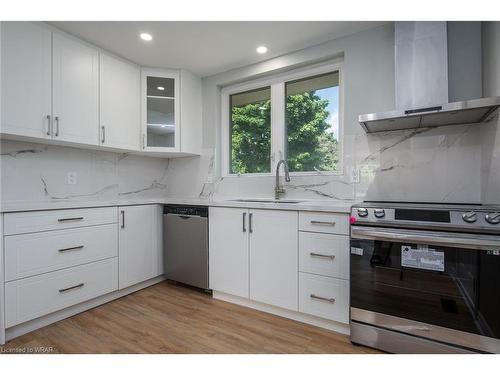 576 Victoria Street S, Kitchener, ON - Indoor Photo Showing Kitchen With Upgraded Kitchen