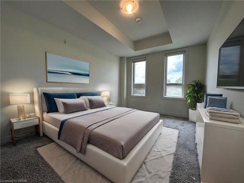18-235 Chapel Hill Drive, Kitchener, ON - Indoor Photo Showing Bedroom