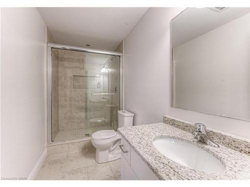 30-625 Blackbridge Road, Cambridge, ON - Indoor Photo Showing Bathroom