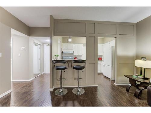 102-260 Sheldon Avenue N, Kitchener, ON - Indoor Photo Showing Kitchen