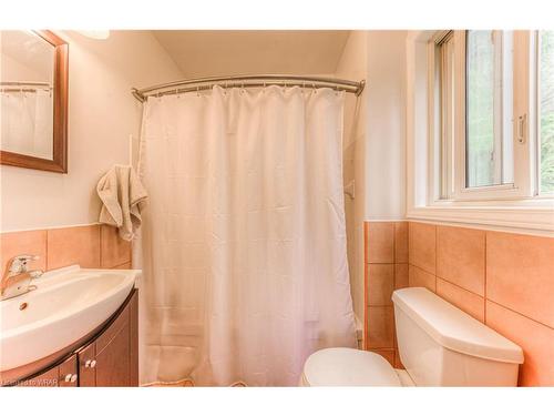 127 Sunrise Place, Kitchener, ON - Indoor Photo Showing Bathroom