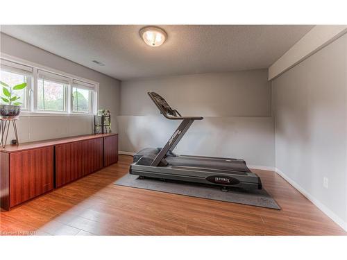 127 Sunrise Place, Kitchener, ON - Indoor Photo Showing Gym Room