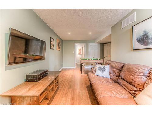 127 Sunrise Place, Kitchener, ON - Indoor Photo Showing Living Room