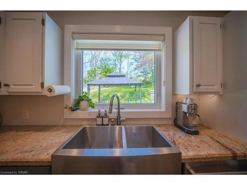 584540 Beachville Road, Woodstock, ON - Indoor Photo Showing Kitchen With Double Sink