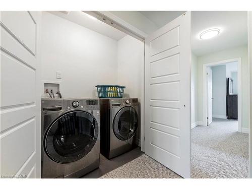 44 Newcastle Court, Kitchener, ON - Indoor Photo Showing Laundry Room