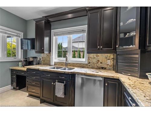 423 Deer Ridge Drive, Kitchener, ON - Indoor Photo Showing Kitchen With Double Sink