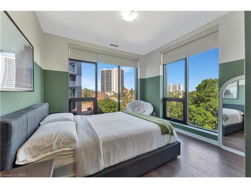 417-690 King Street W, Kitchener, ON - Indoor Photo Showing Bedroom