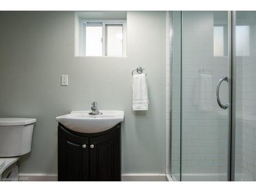 36 Union Street E, Waterloo, ON - Indoor Photo Showing Bathroom