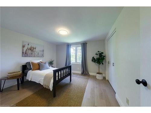 144 Candlewood Crescent, Waterloo, ON - Indoor Photo Showing Bedroom