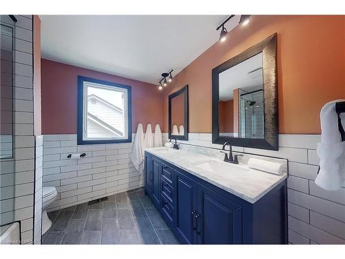 144 Candlewood Crescent, Waterloo, ON - Indoor Photo Showing Bathroom