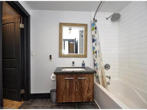 207-24 Cedar Street, Cambridge, ON - Indoor Photo Showing Bathroom
